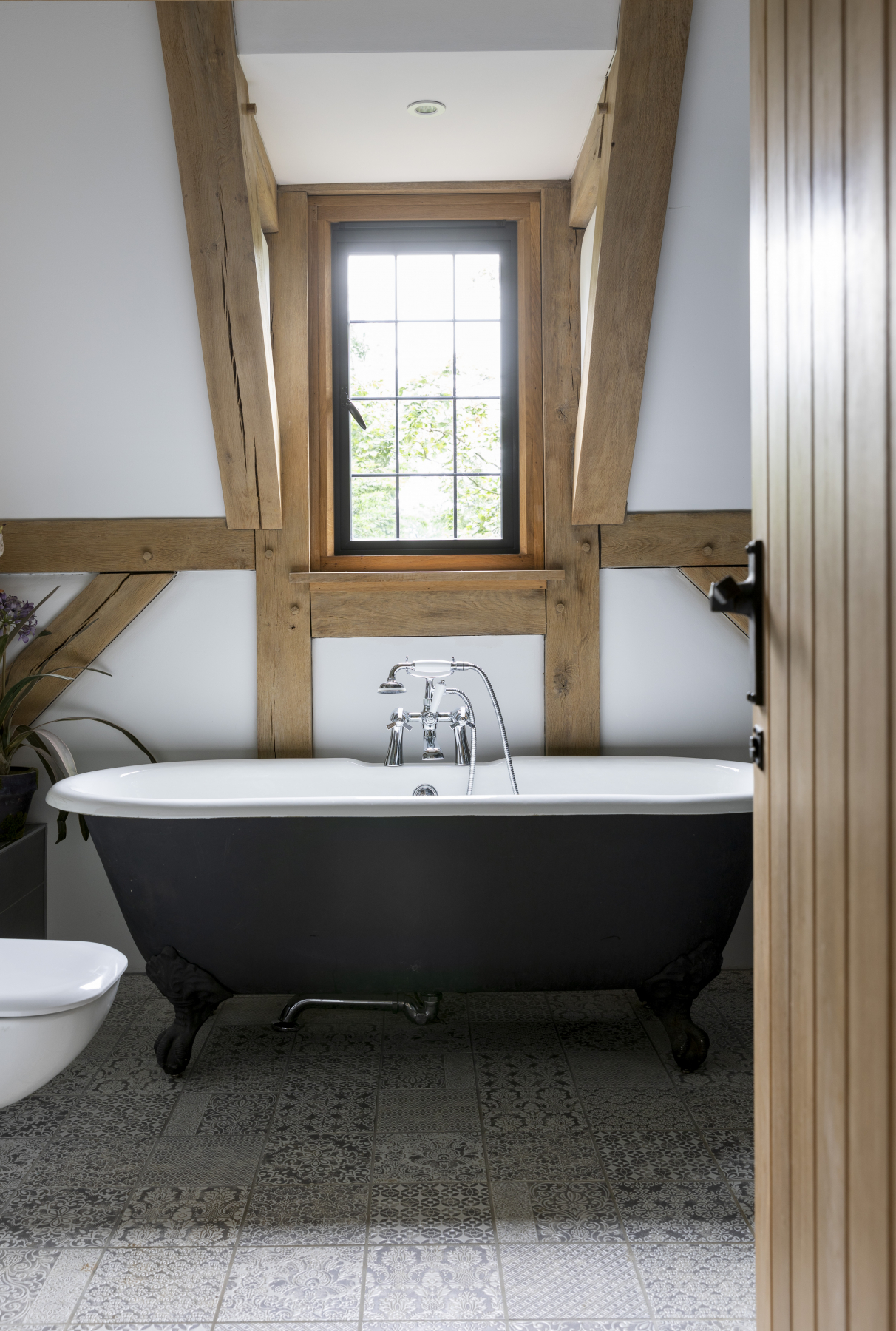 Surrey Manor House Bathroom | Border Oak